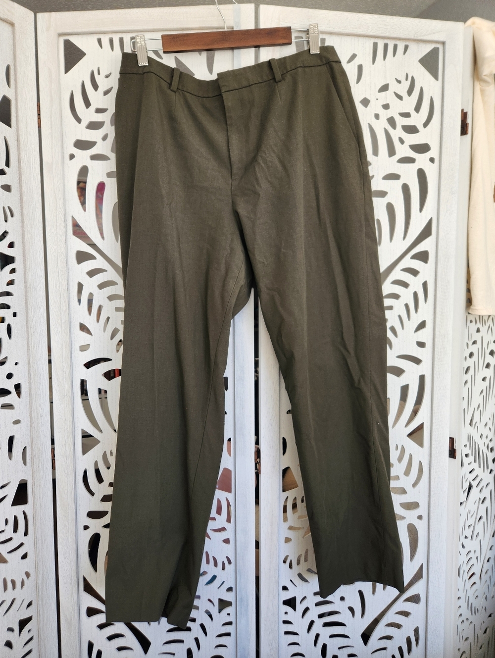 Uniqlo Smart Ankle Pants In Olive Green - Size XL